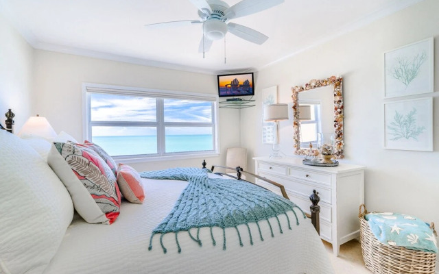 Regatta Beach Club N 913 by Vtrips