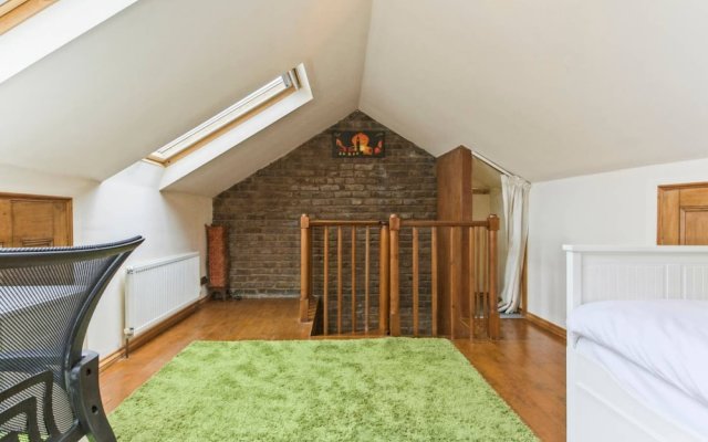 Cosy, Quirky 3 Bed Home In Queen's Park