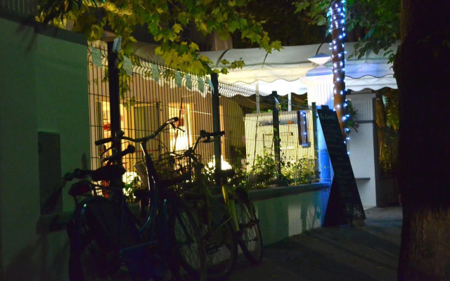 Petit Hotel