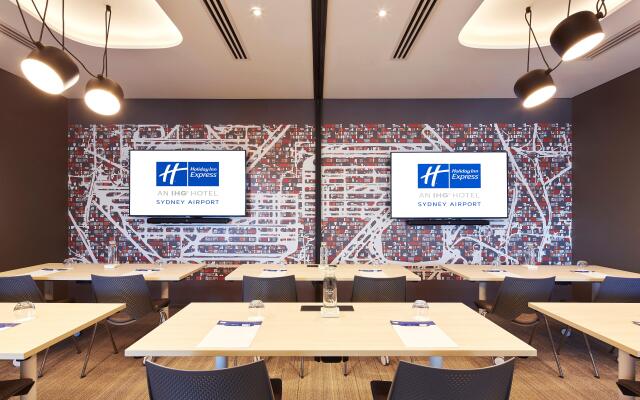 Holiday Inn Express Sydney Airport by IHG
