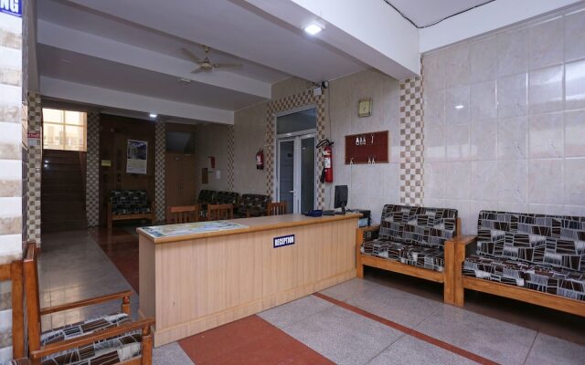 OYO 15681 Matri Neer