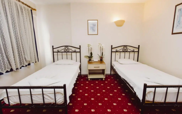 Ozalp Han Hotel