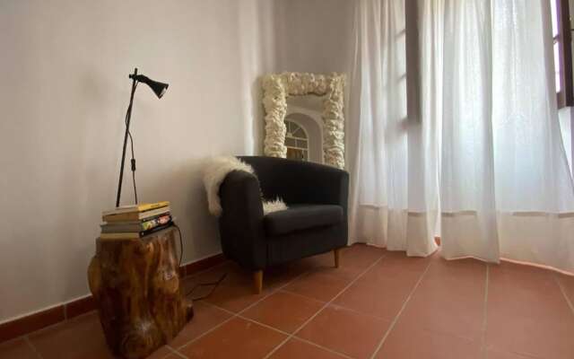 Charming 5-bed House in Granja