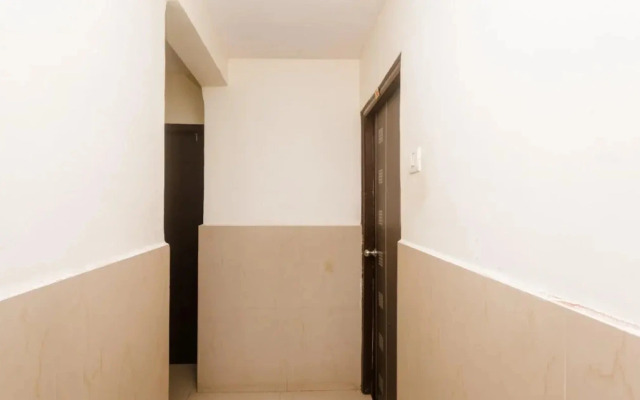 OYO 23285 The Diplomat Lodging