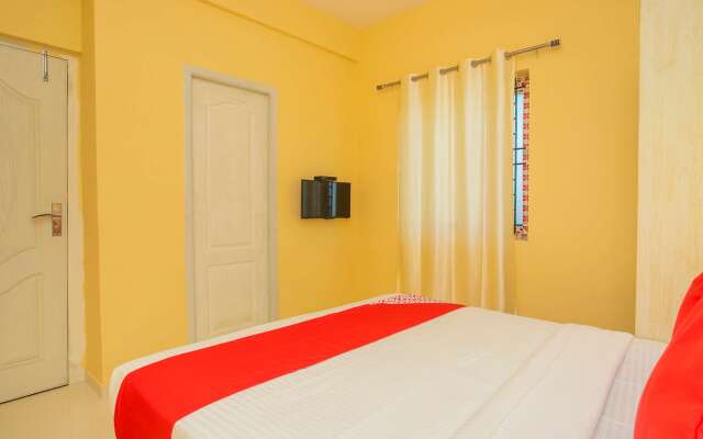 OYO 10522 Varcity Emerald