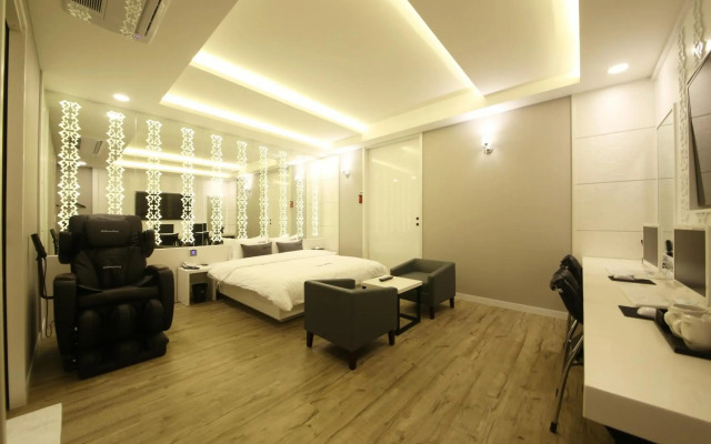 Premium AVA Hotel Sasang
