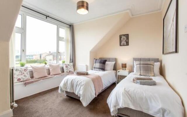 Lomond Serviced Apartments Hydro House