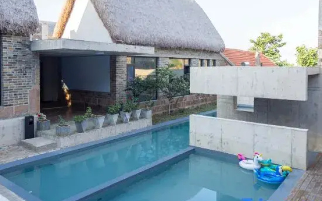 Bufu Seaweed Art Villa