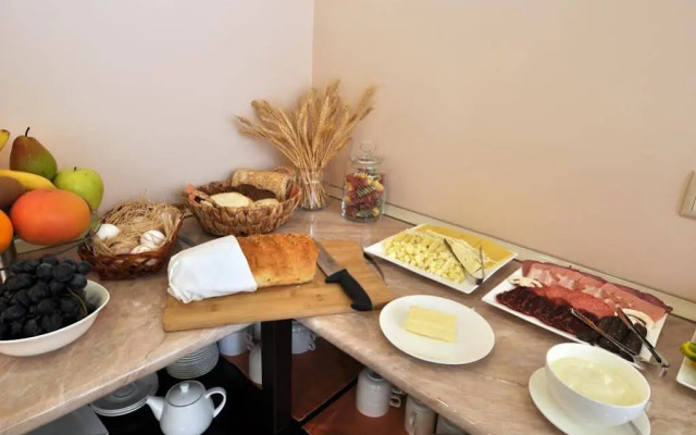 Albert House Hotel and Tours