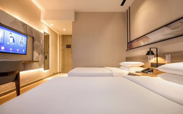 Rest Comfort Hotel (Zhoujiazui Rd. Branch)