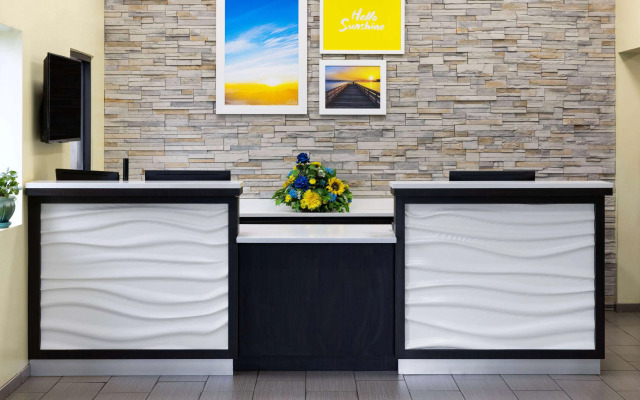 Days Inn by Wyndham Ladson Summerville Charleston