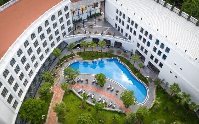 Silk Path Grand Hue Hotel