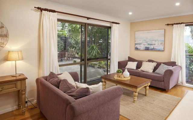Straddie House