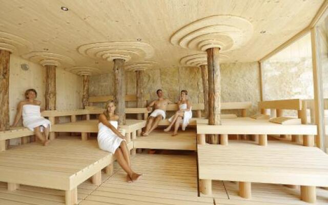 Mawell Resort