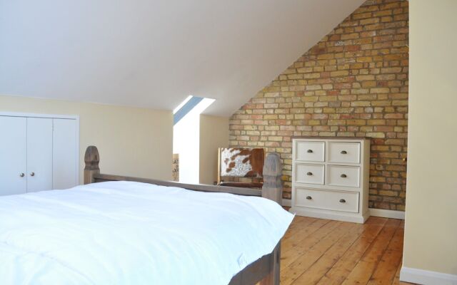 3 Bedroom Apartment in Clapham North