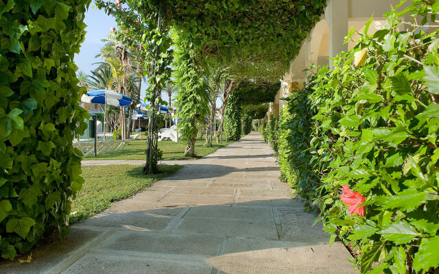 Mariner Club Apartments