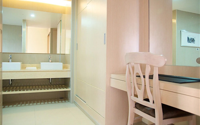 Jolly Suites Petkasem