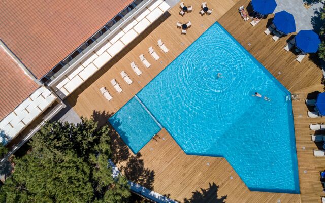 Trypiti Hotel and Suites