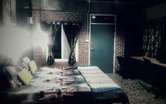 Ora House