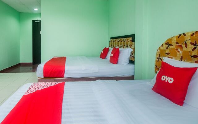 OYO 90124 Payang Puri Baru Hotel