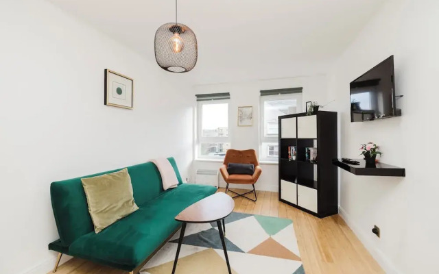 Welcoming 1BR flat near Park