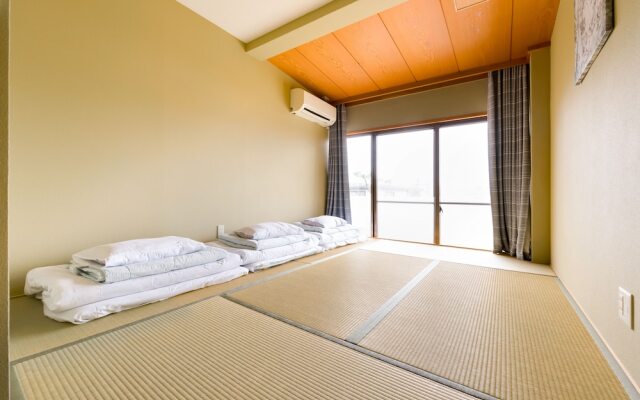 Yolee Guest House