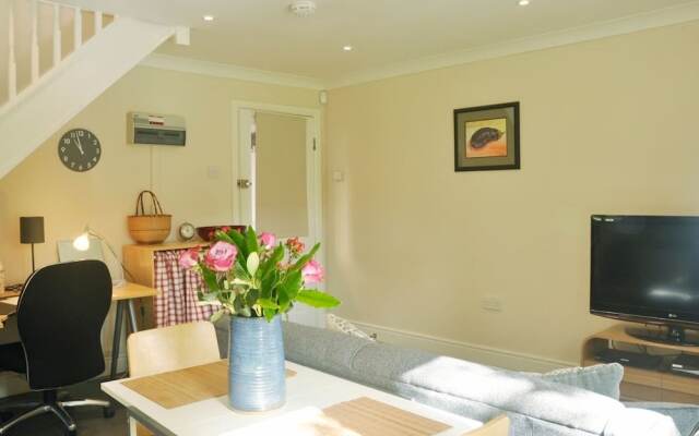Moseley - House - Sleeps 4 - Parking - Garden