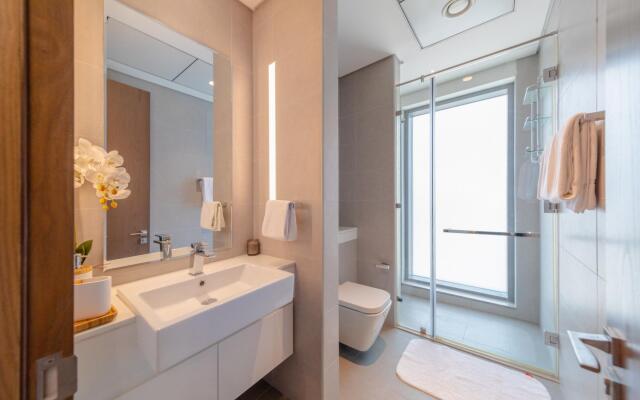 DXB - The Atria Residences - 2007 - DT