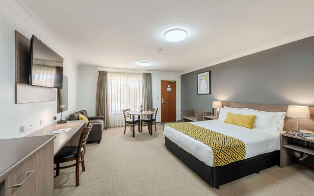 Best Western Plus Ambassador Orange