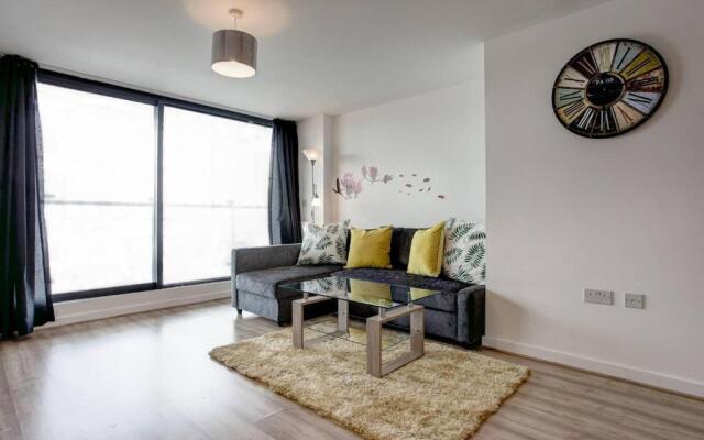 Newly Renovated Riverside Flat w/ Private Balcony