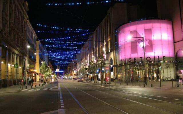 F2 Terrasse, Moderne, Hyper Centre, Clim, Ascenseur