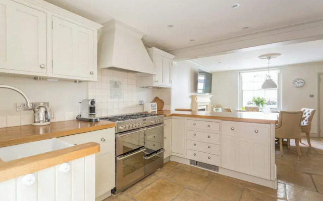 Kinnerton Street by Onefinestay