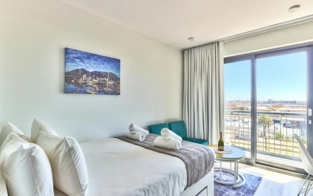 Stunning work pad on 1onAlbert- 601