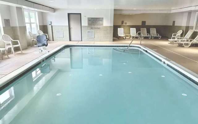 Country Inn & Suites by Radisson, Harrisonburg, VA