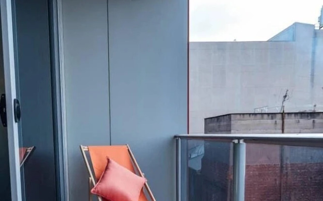 Paradiso on Bent - Netflix - Wifi - City life