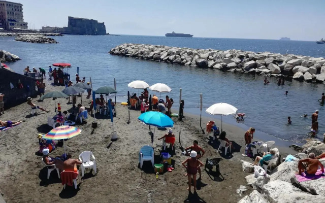 Chiatamone Seaside Suite