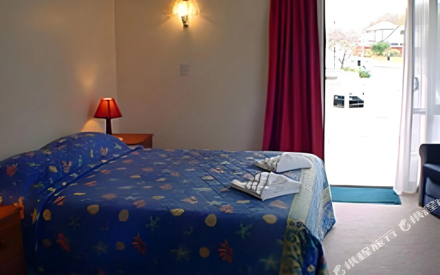 Raceway Motel – Guest Rooms – Christchurch