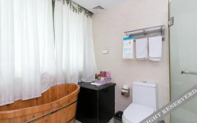 Yiwu Mingjing Hotel
