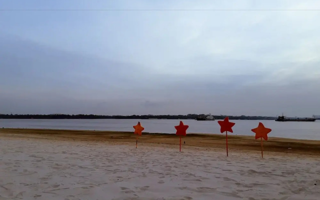 Homerent by Countrygarden Danga Bay