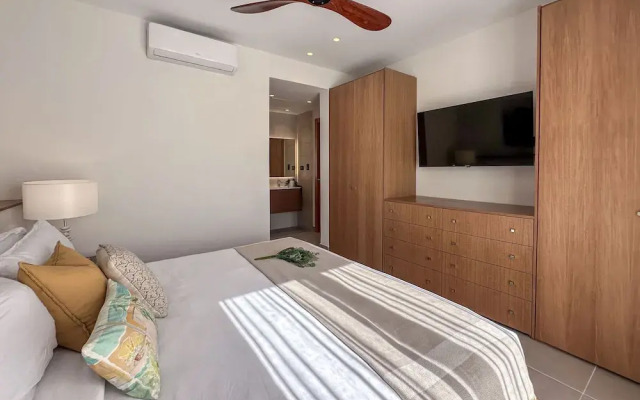 Spectacular Golf Front 3BR Apartment!