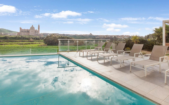 Twilight Gozitan Farmhouse With Pool