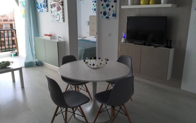 Delicious Los Cristianos,2bdr 2bathr Beachclose
