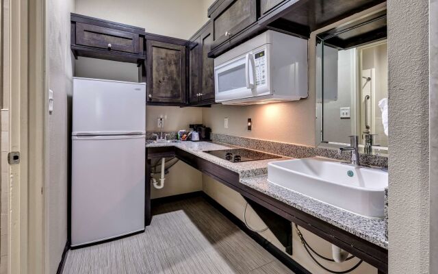 Americas Best Value Inn and Suites IAH Airport North