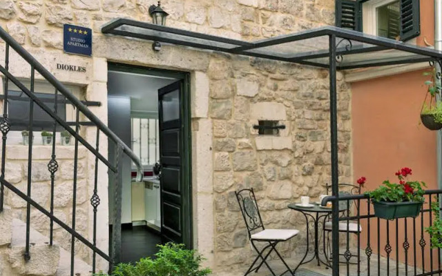 Diokles studio apartman