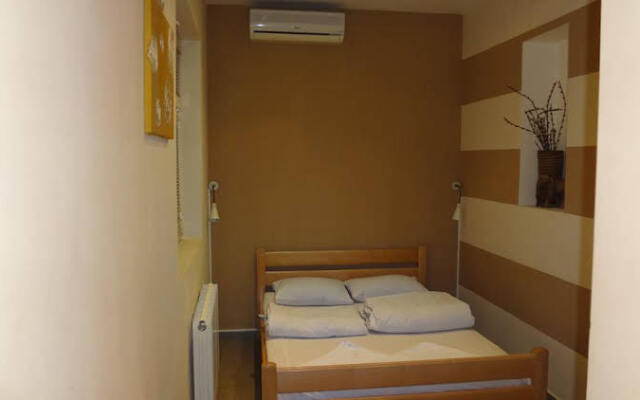 Envoy Hostel & Tours