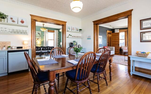 Harrison House Bed & Breakfast