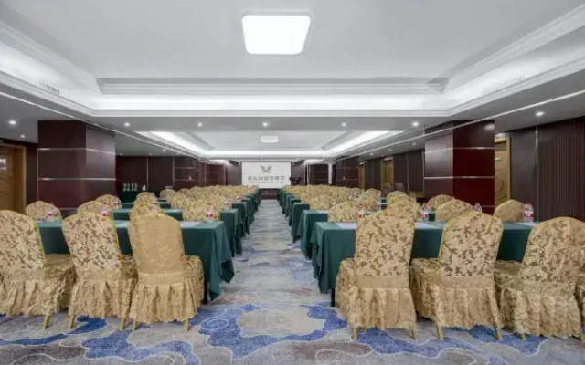 Vienna International Hotel Xinyang Yangshan New District Branch