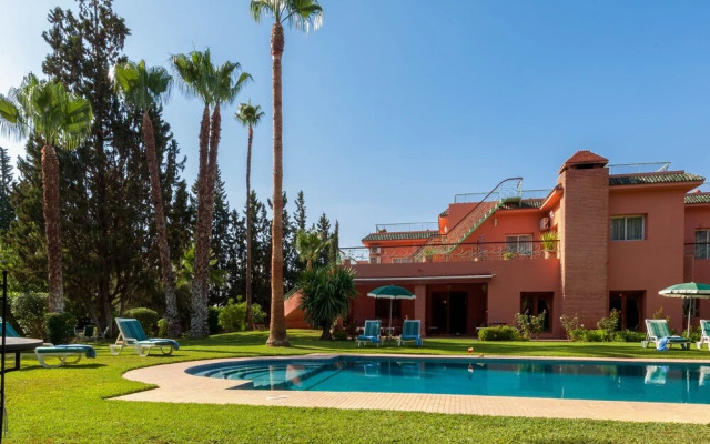 Room in Villa - Charming Villa in the Heart of Marrakech Palm Grove