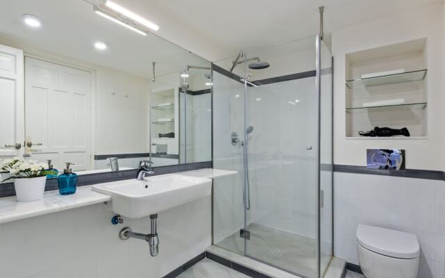 Apartment With 2 Bedrooms, Great Location, Galera I