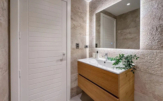Luxury 2 Bedroom Apartment